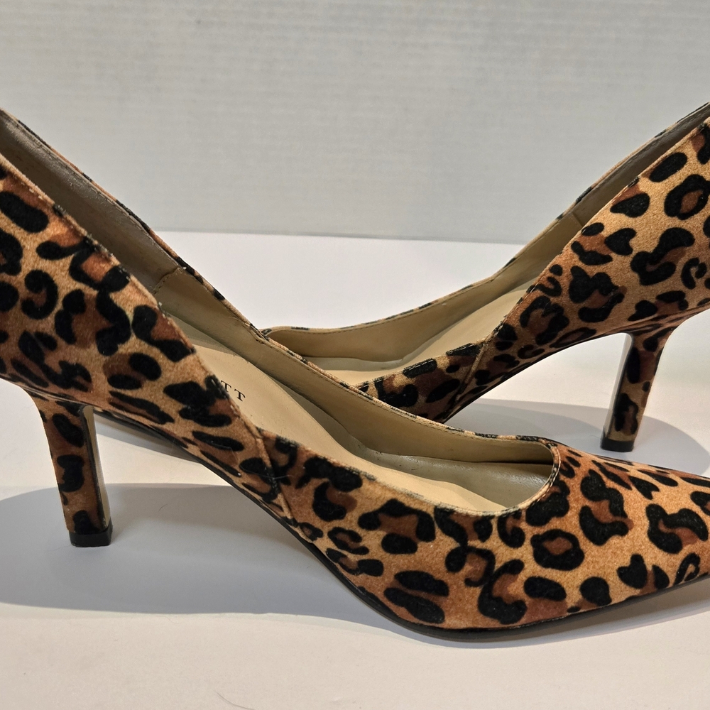 Karen Scott Leopard Print Women's Heels - Picture 4 of 7